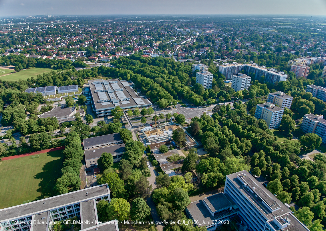 07.06.2023 - aktuelle Fotos von der »<strong><i>Baustelle zum Hort für Kinder</i></strong>« in Neuperlach in München